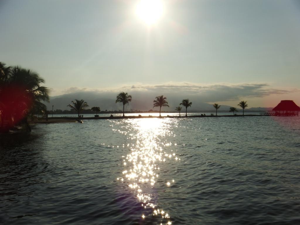 Amatique Bay Hotel Puerto Barrios Exteriér fotografie