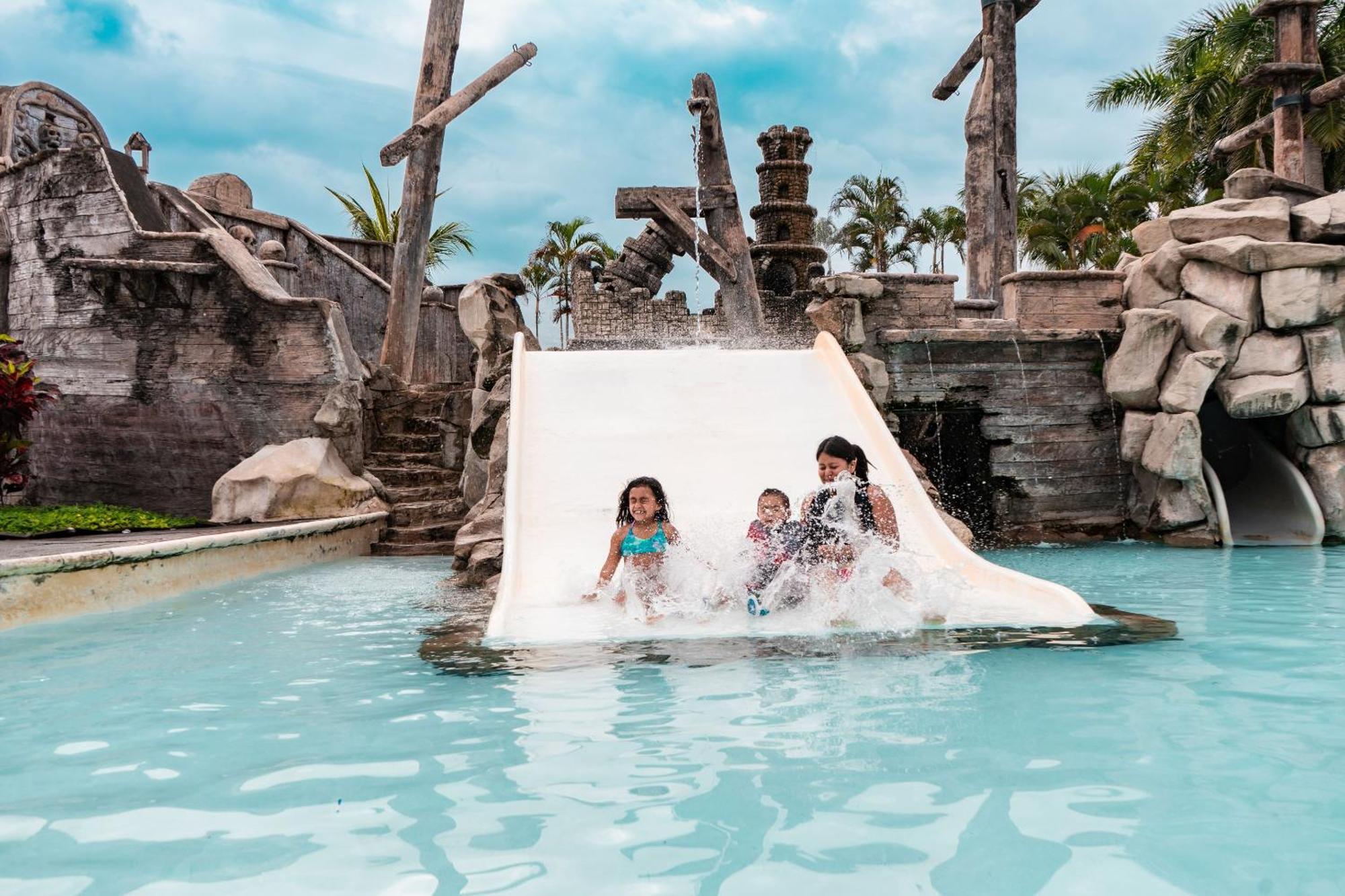 Amatique Bay Hotel Puerto Barrios Exteriér fotografie